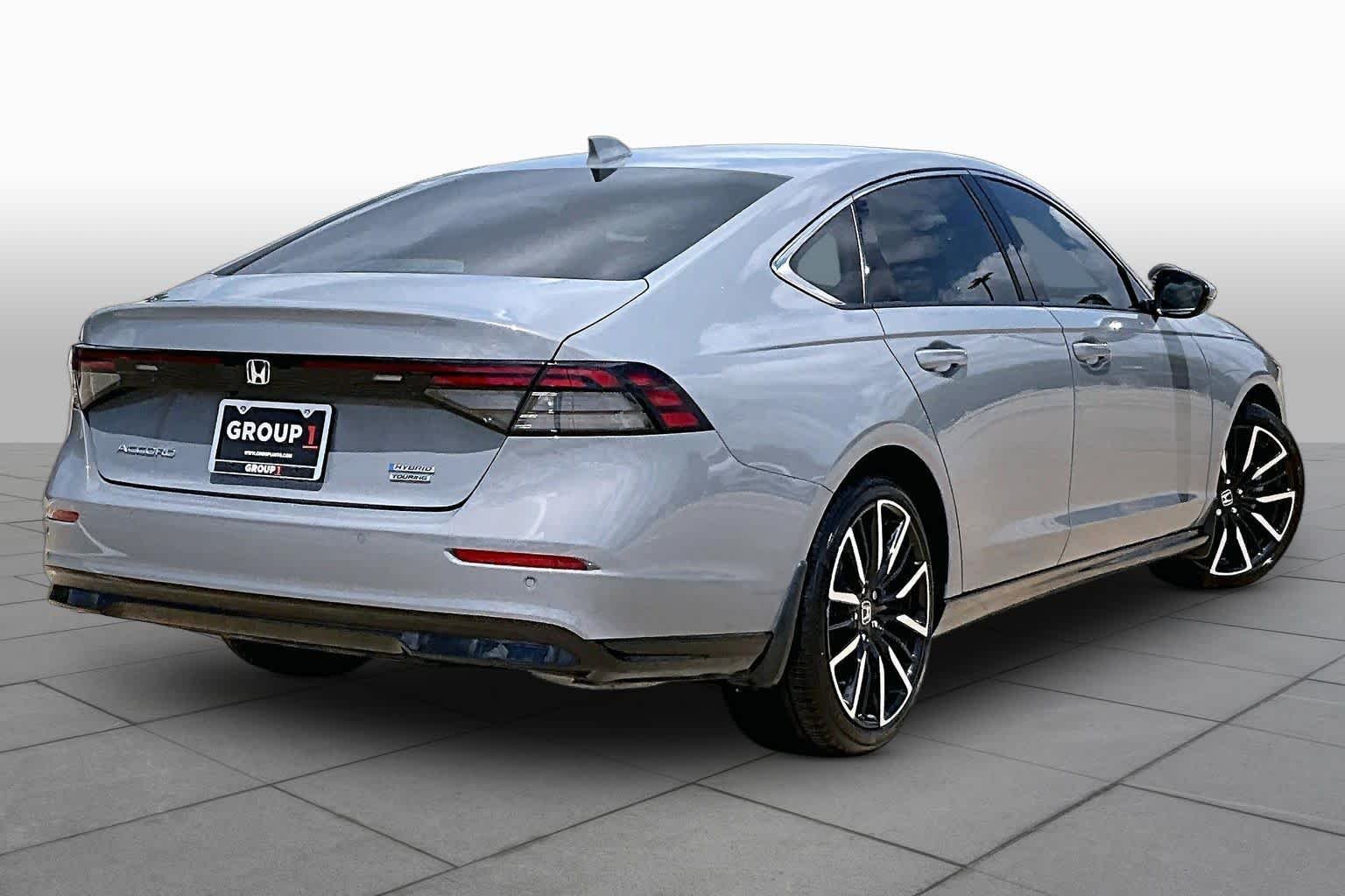 Used 2025 Urban Gray Pearl Honda Touring image 13