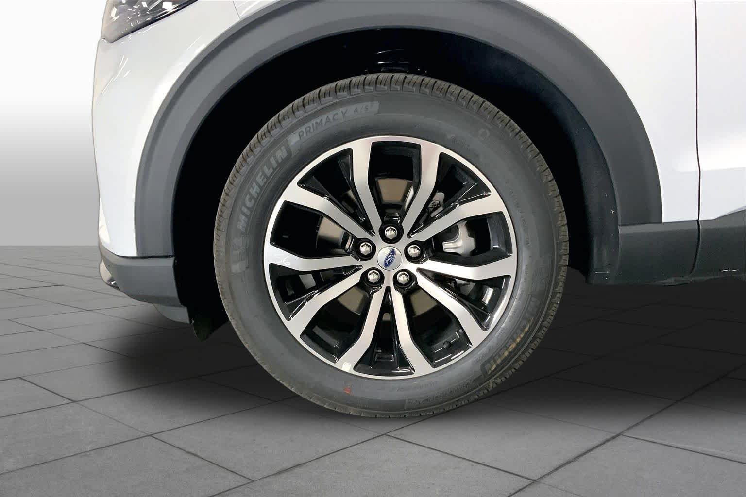New 2026 Space White Metallic Ford ST-Line image 8