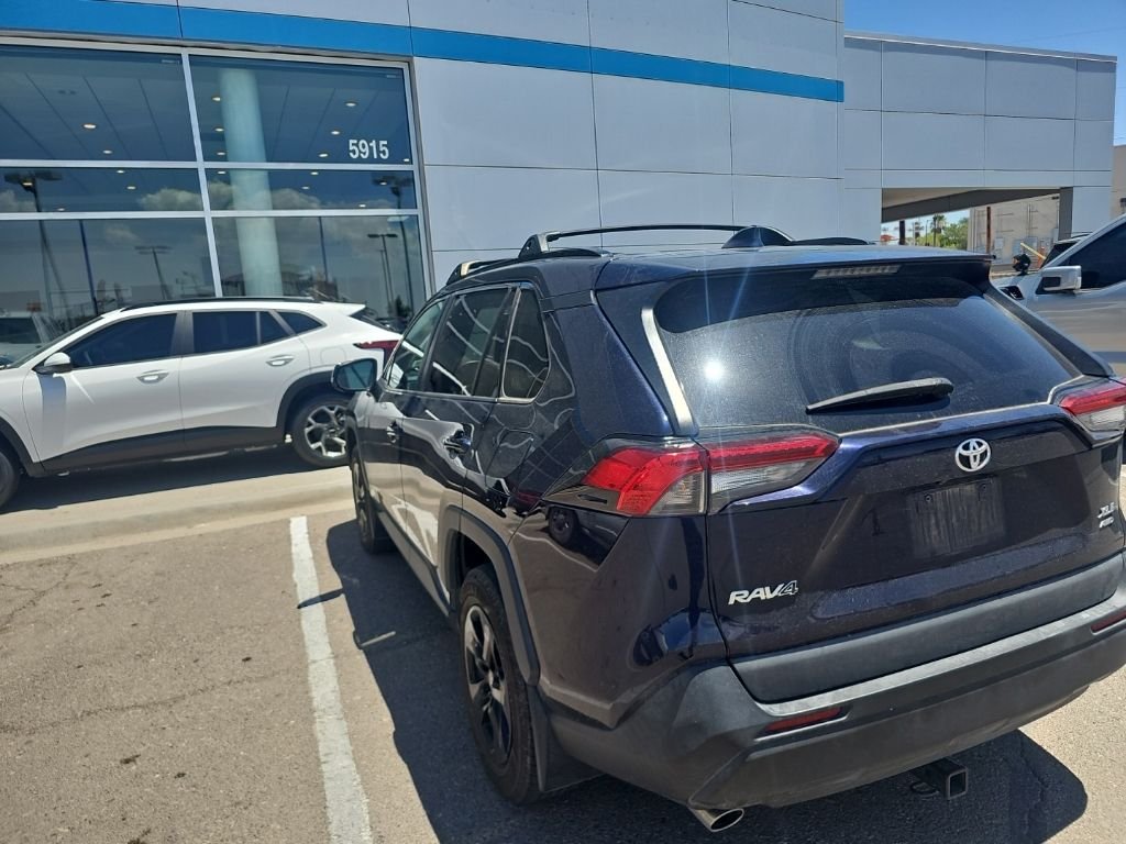 Used 2021  Toyota XLE image 28