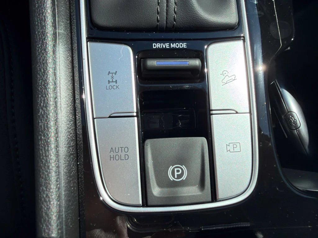 New 2027 Phantom Black Hyundai SE image 28