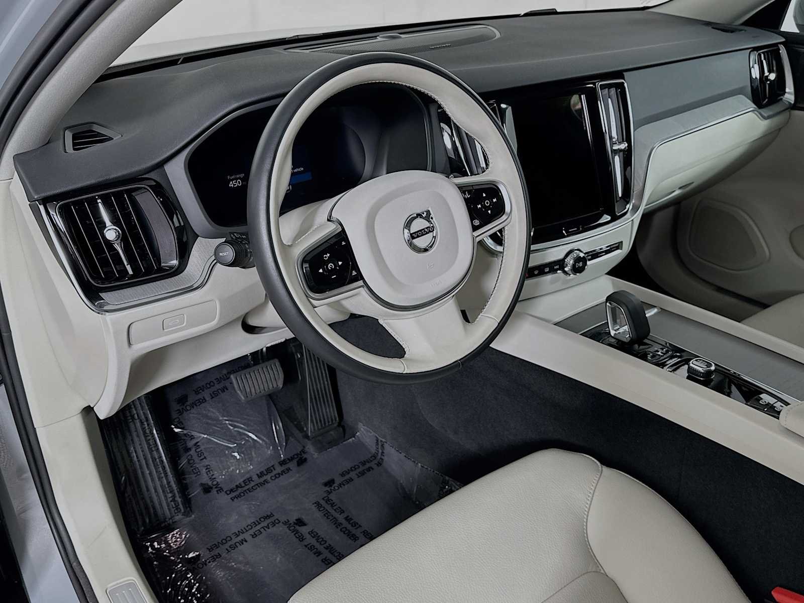 Used 2026 Vapour Grey Volvo Plus image 9