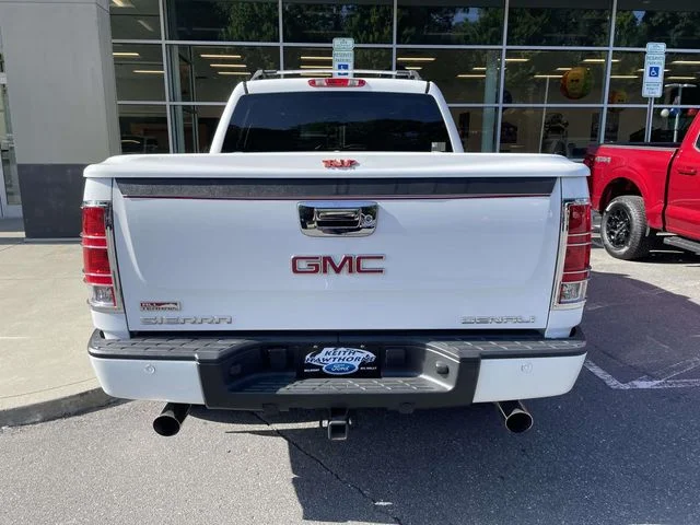 Used 2009 Summit White GMC Denali image 5