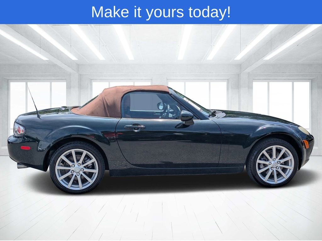 Used 2008 Mazda MX-5 Miata Grand Touring with VIN JM1NC25F180140270 for sale in Gainesville, FL