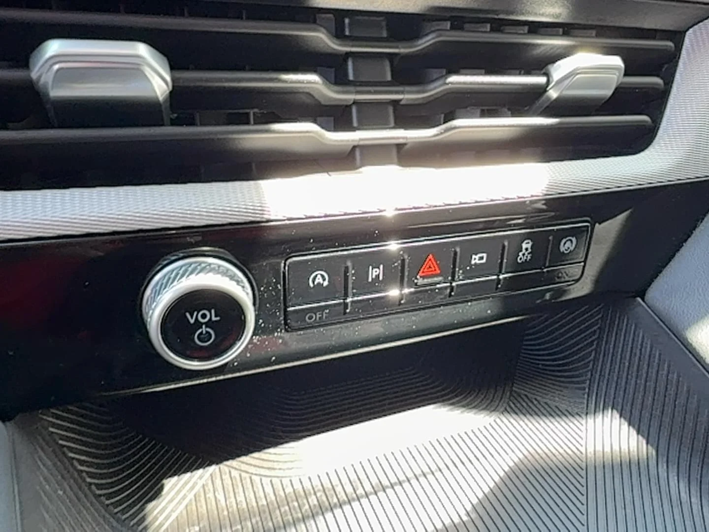 Used 2025 White Ford Active image 20