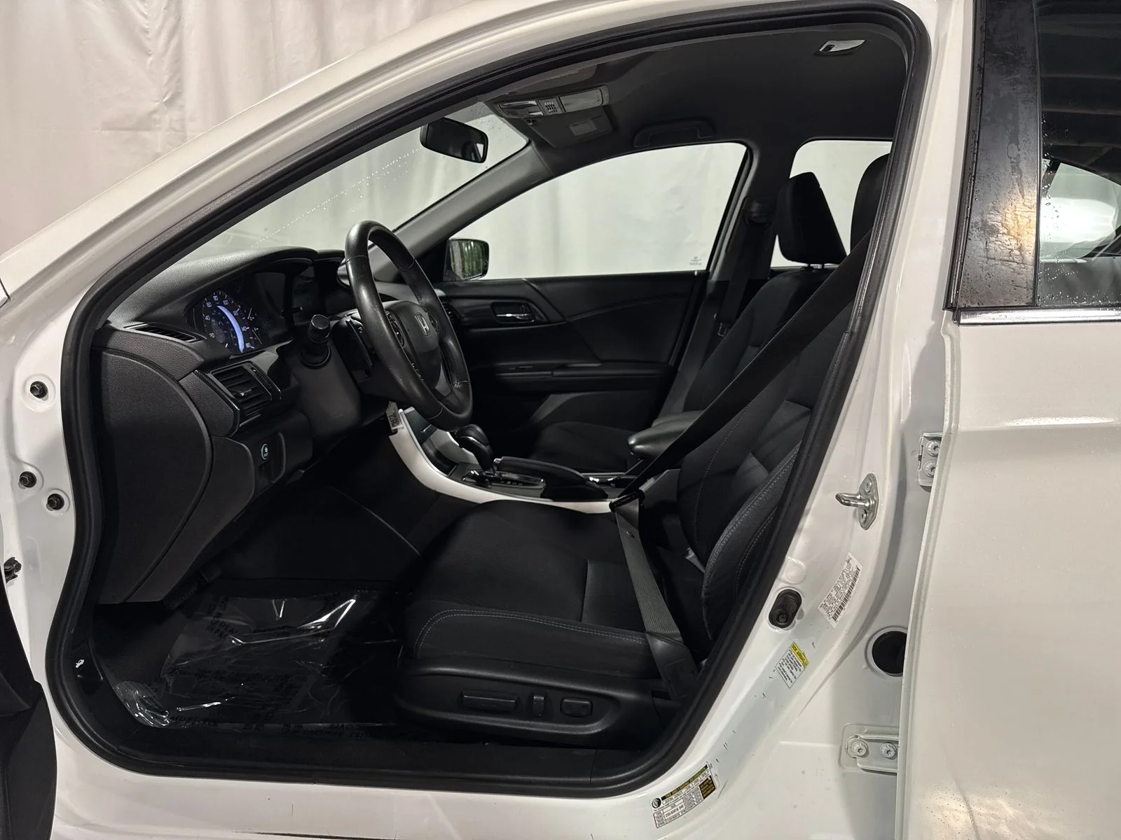 Used 2015 White Honda Sport image 3