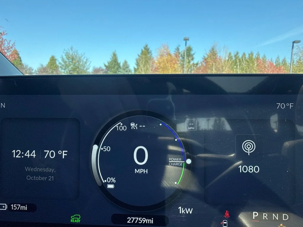 Used 2024 Pacific Blue Metallic Honda Touring image 13