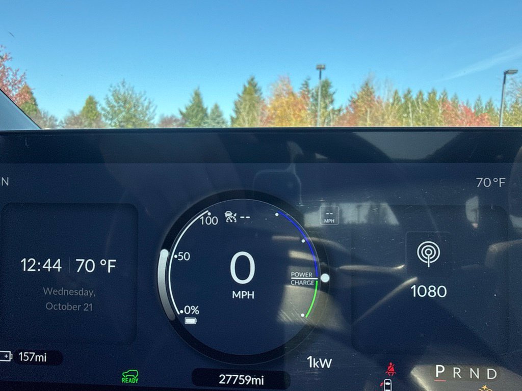 Used 2024 Pacific Blue Metallic Honda Touring image 13