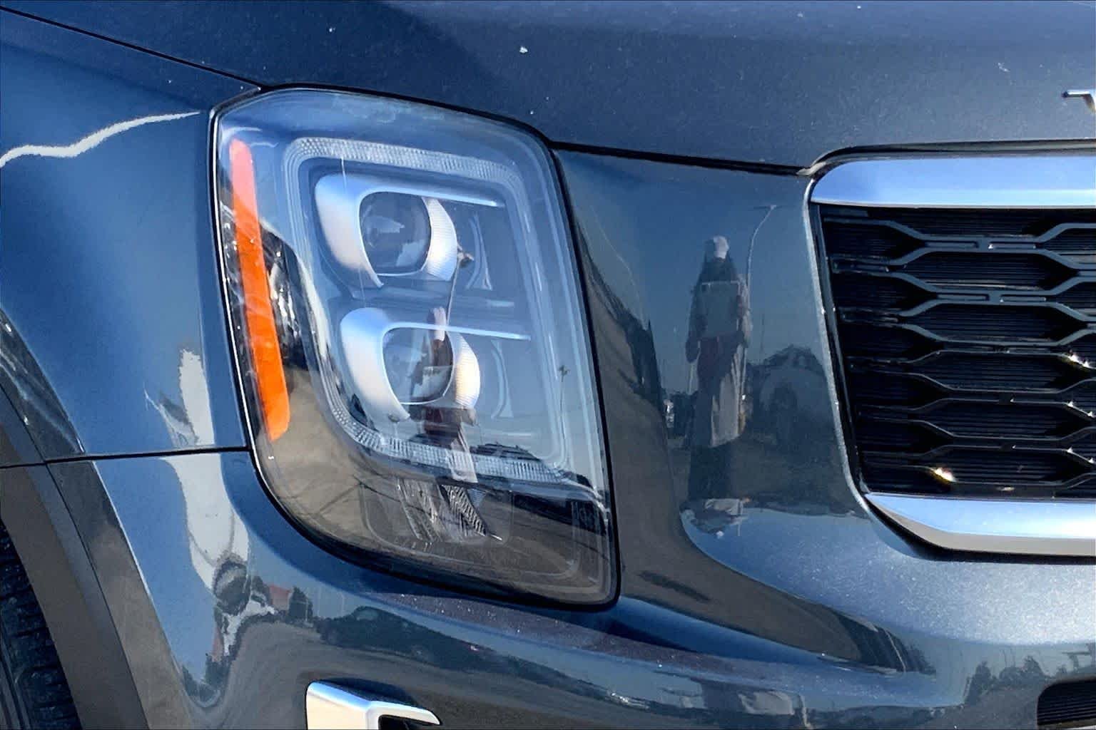 Used 2022 Gravity Grey Kia EX image 24
