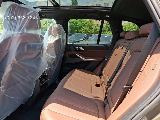 New 2026 Manhattan Green Metallic BMW xDrive40i image 9