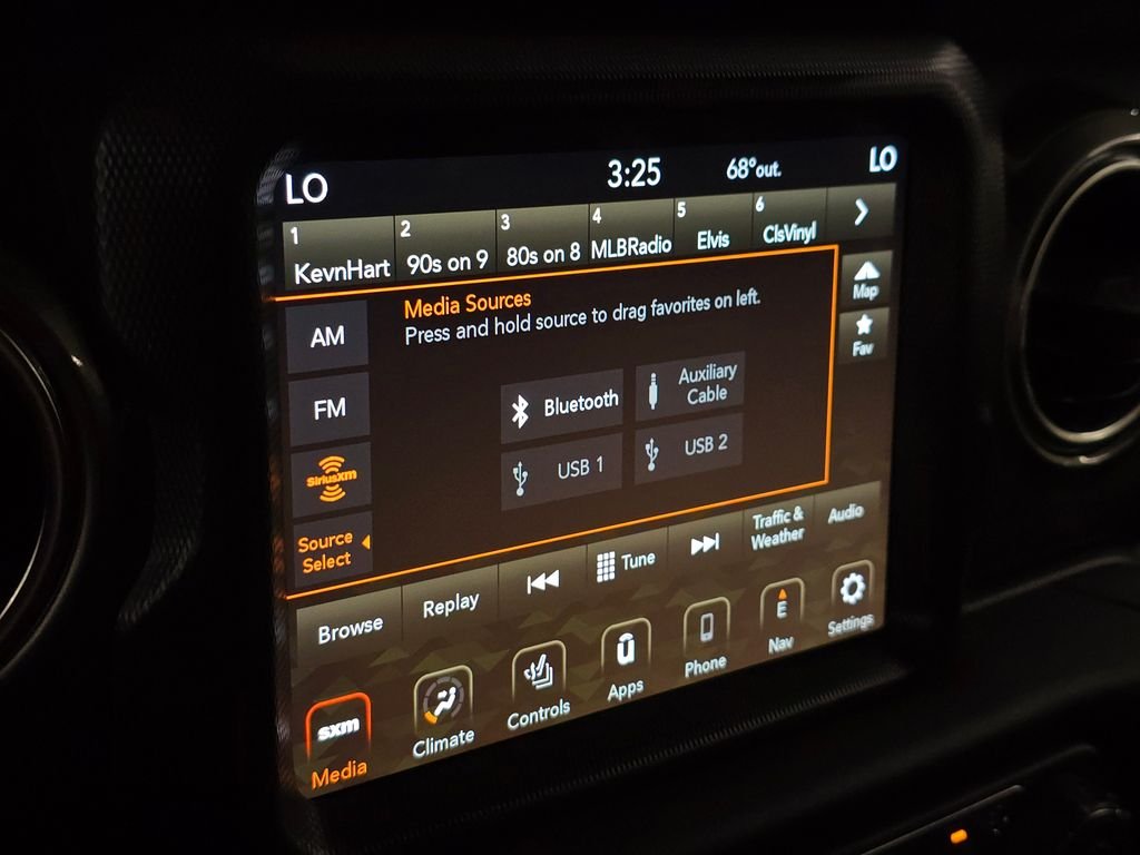 2023 Jeep Wrangler 4-Door Sahara - Photo 29