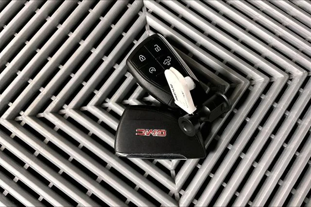 Used 2023 Onyx Black GMC Pro image 11