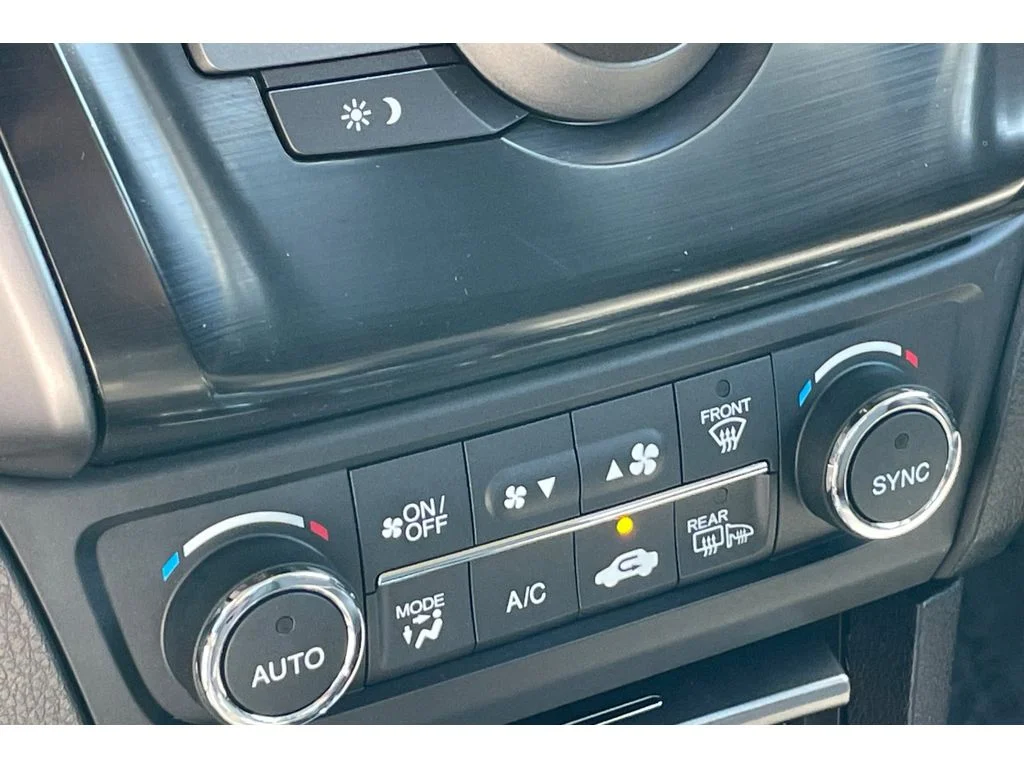 Used 2014 Bellanova White Pearl Acura 2.0L (A5) image 26