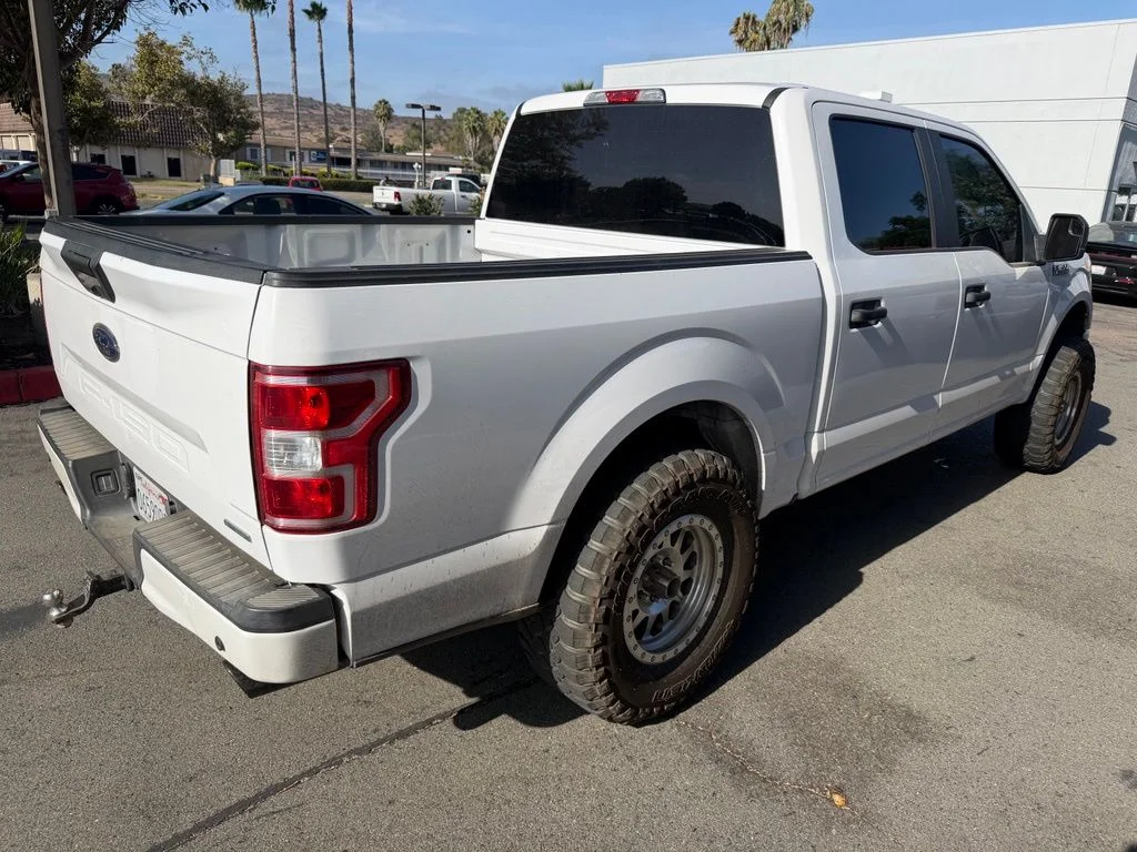 Used 2018 White Ford XL image 13