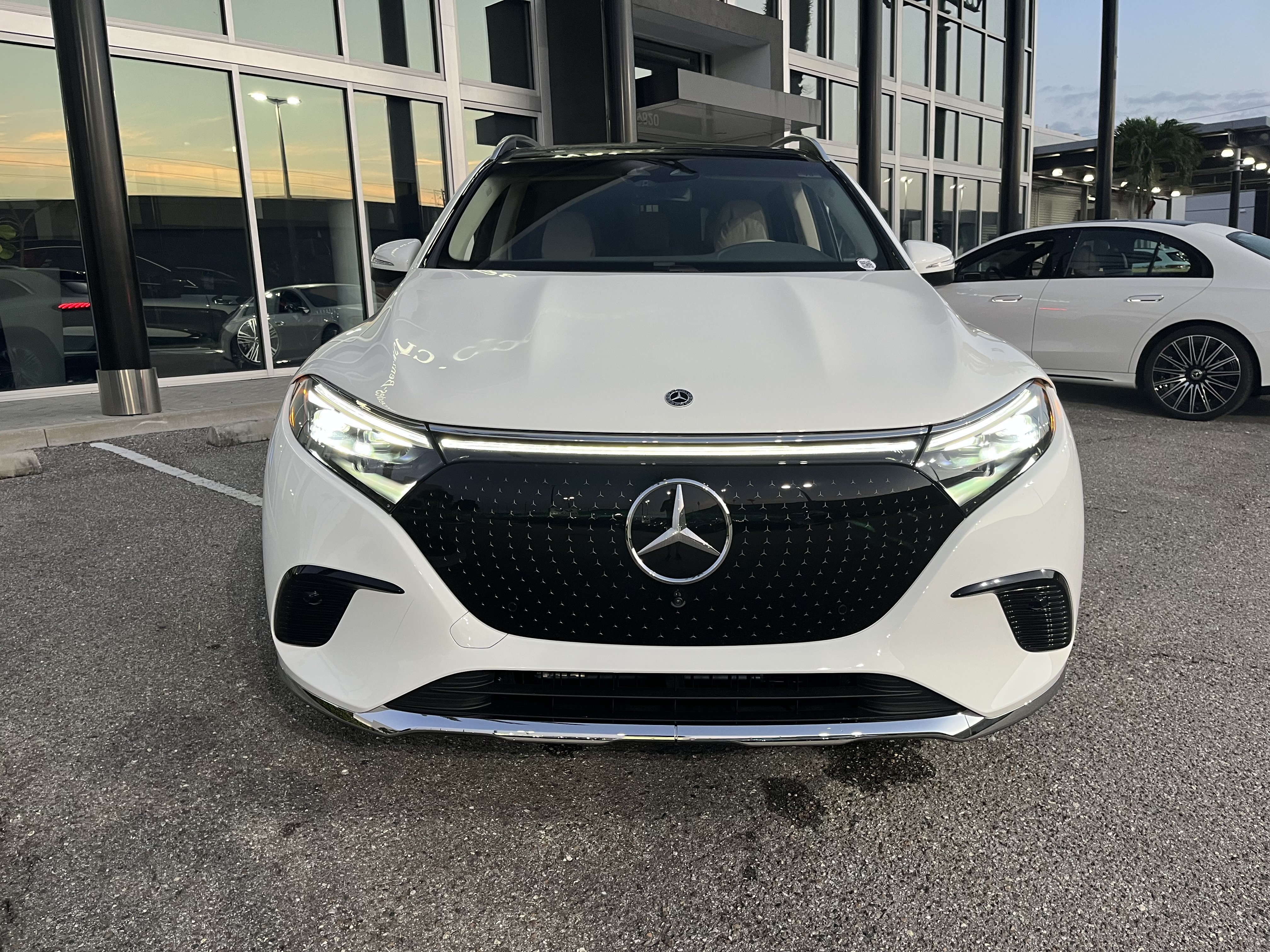 New 2026 POLAR WHITE Mercedes-Benz EQS 400 image 8