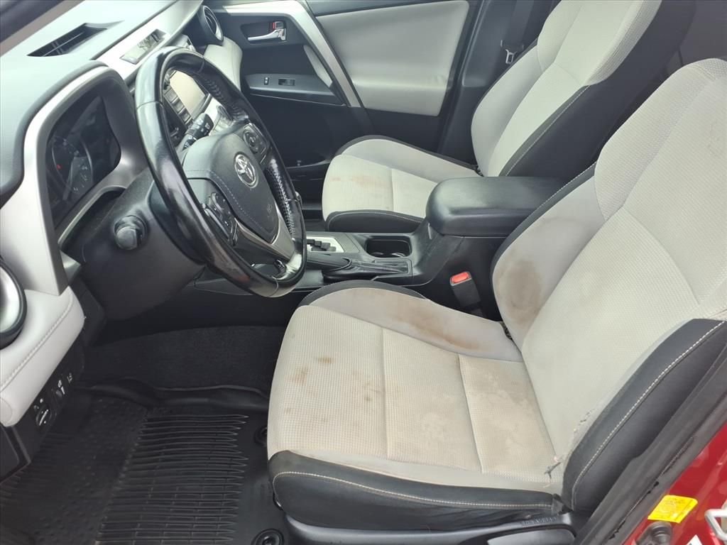 Used 2017 Red Toyota XLE image 12