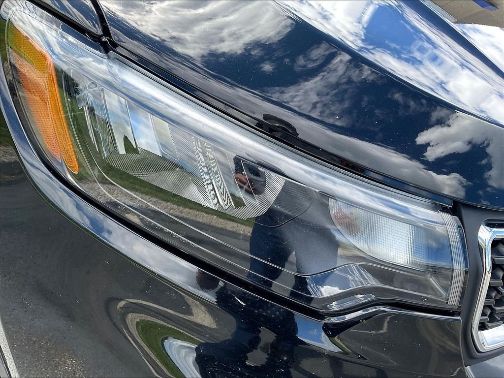 Used 2024 Black Jeep Latitude image 31