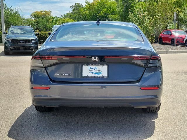 Used 2024 Platinum White Pearl Honda EX image 5