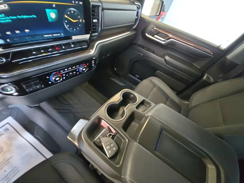 Used 2023 Sterling Gray Metallic Chevrolet LT image 18