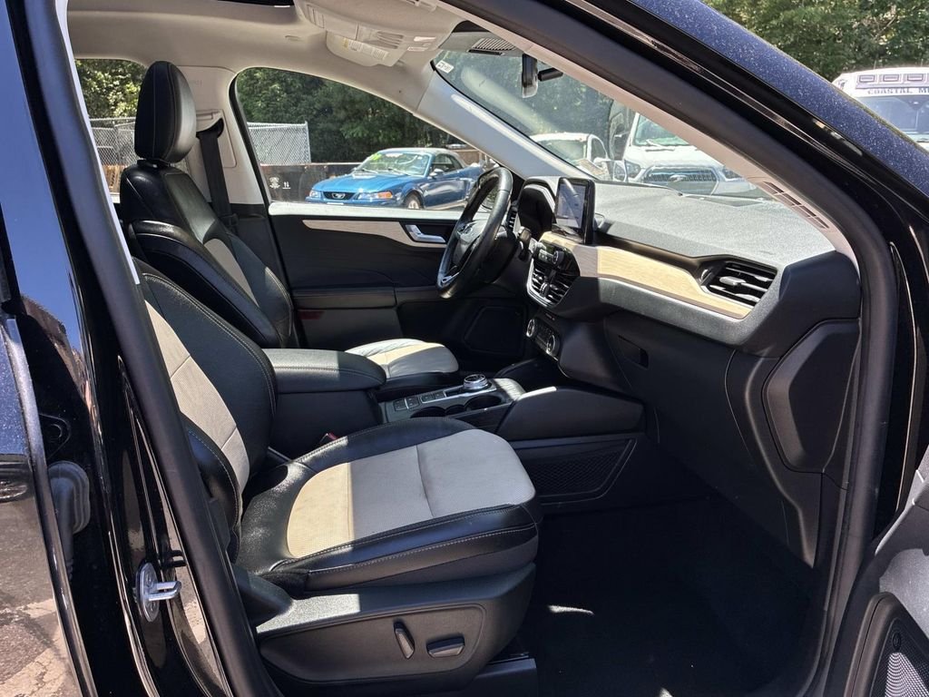 Used 2022 Black Ford Titanium image 9