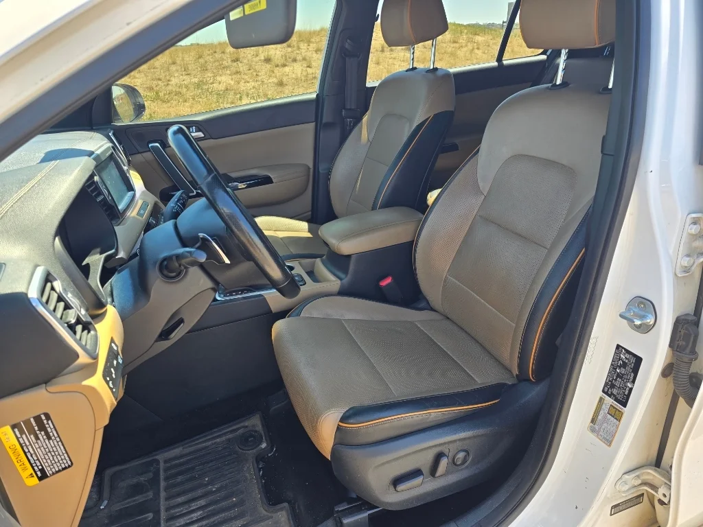 Used 2018 Snow White Pearl Kia SX Turbo image 12