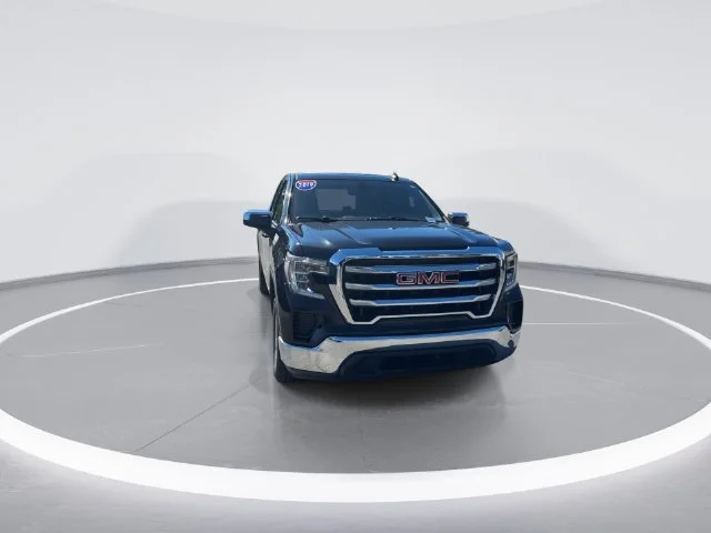 Used 2019 Black GMC SLE image 1
