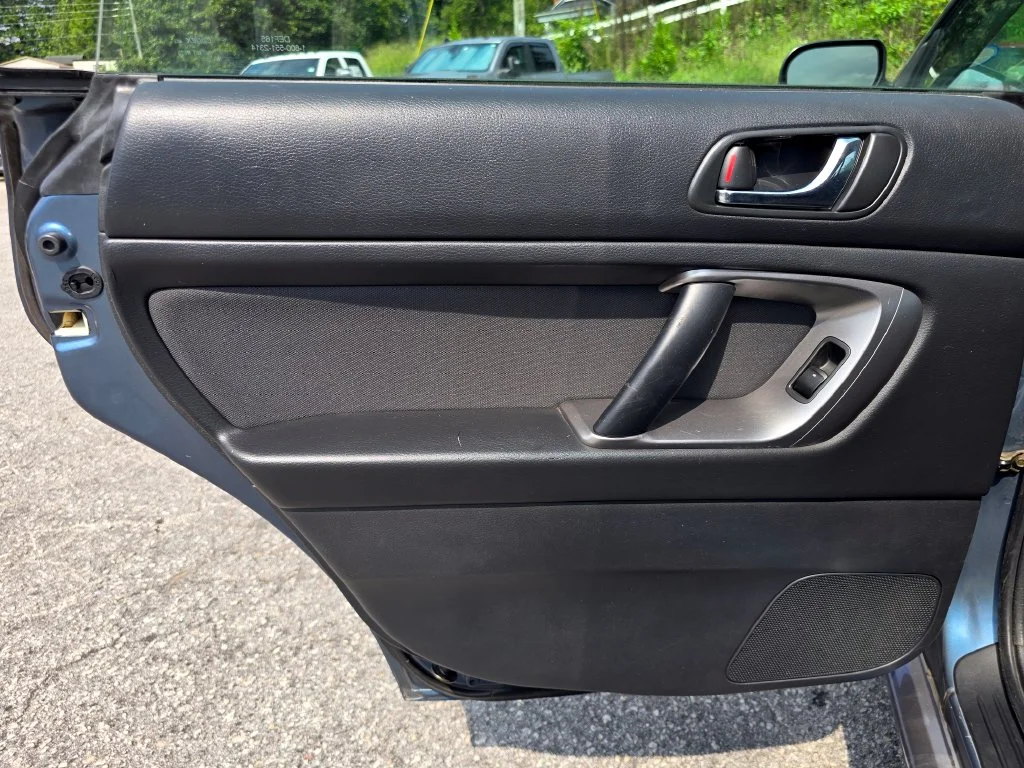 Used 2005  Subaru 2.5i image 41