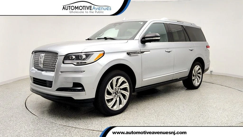2022 Lincoln Navigator Reserve's photo