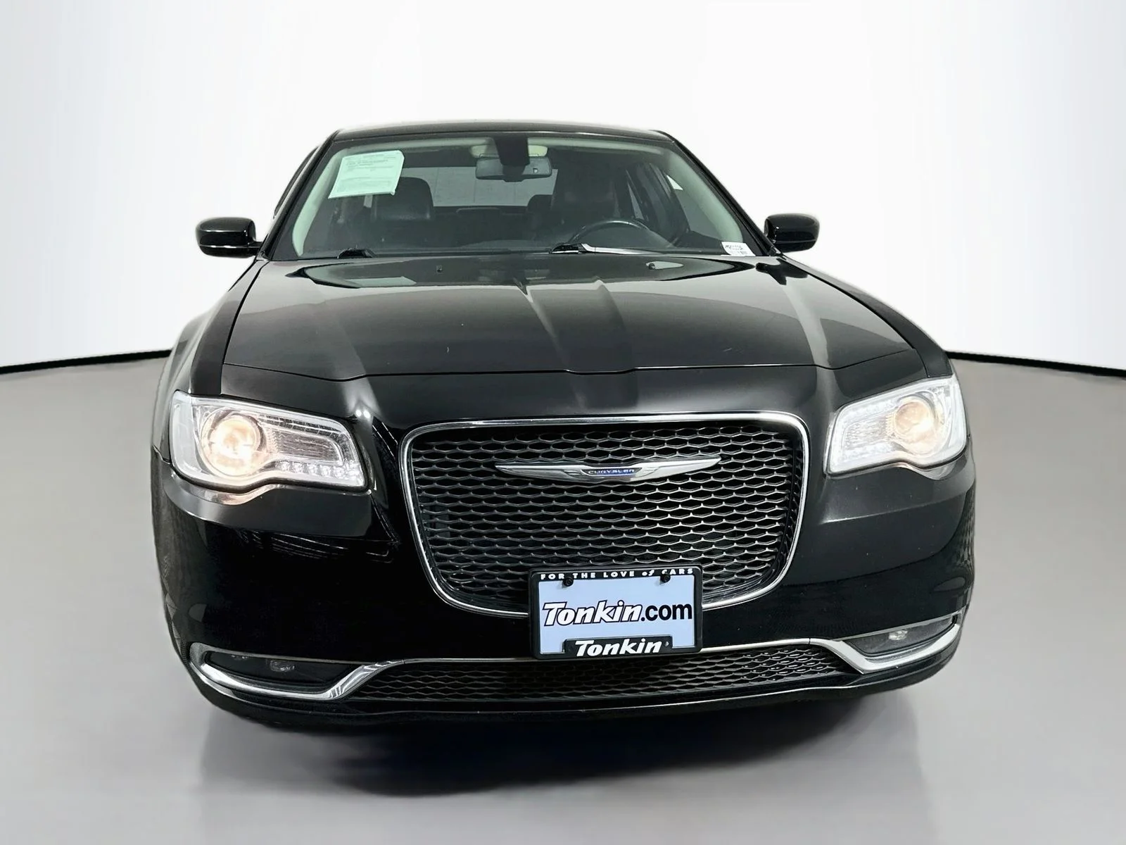 Used 2017 Chrysler 300 Limited with VIN 2C3CCAAG1HH582496 for sale in Gladstone, OR