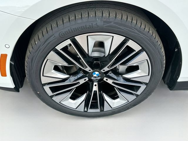New 2026 White BMW 530i image 26