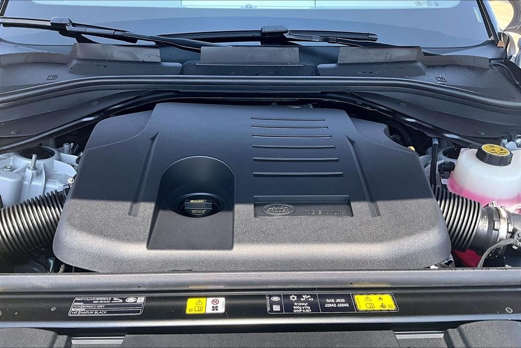 New 2026 Borasco Grey Metallic Land Rover Dynamic SE image 11