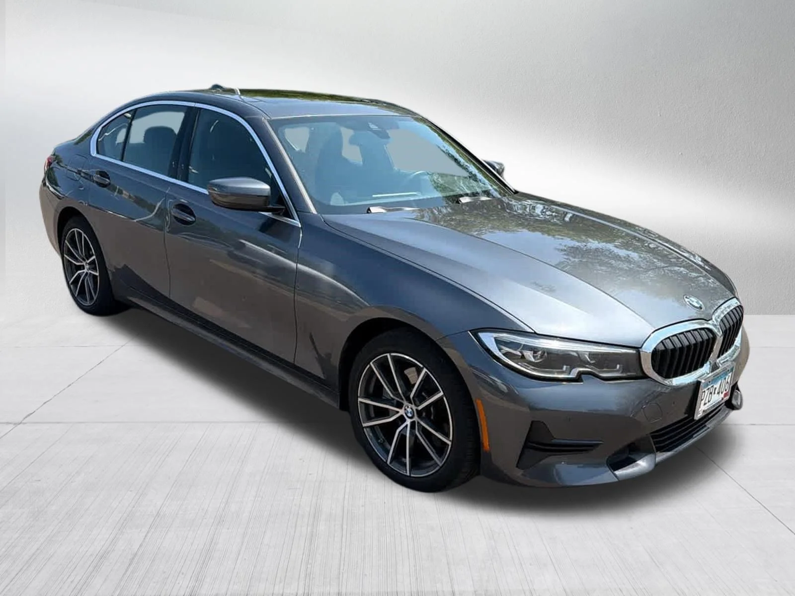 Used 2019 Mineral Gray Metallic BMW 330i xDrive image 3