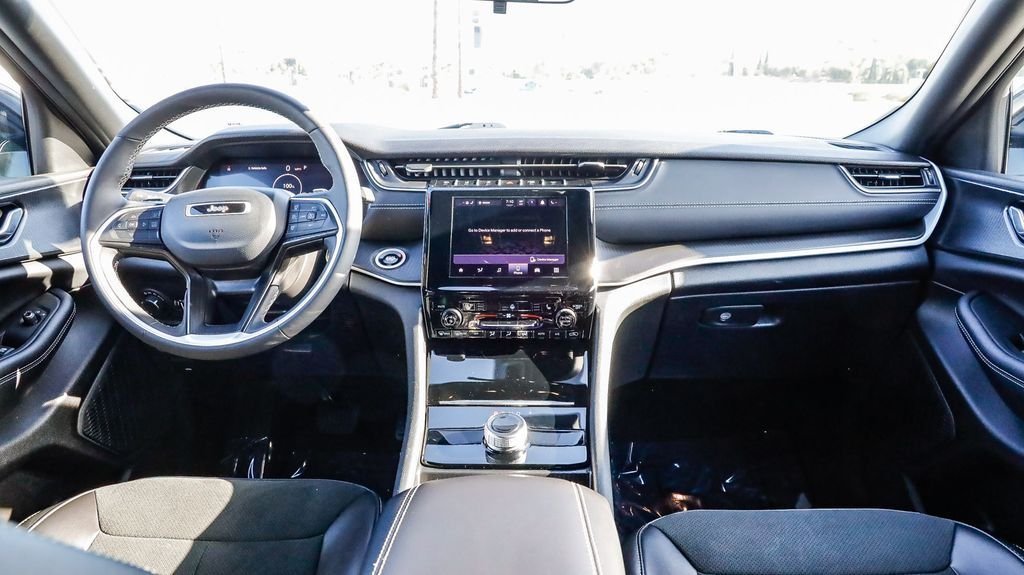 Used 2025 Silver Jeep Altitude image 15