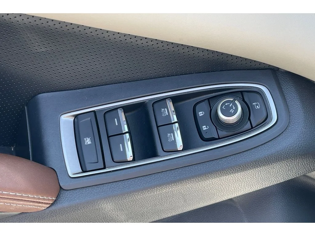Used 2021 Crystal White Pearl Subaru Touring image 12