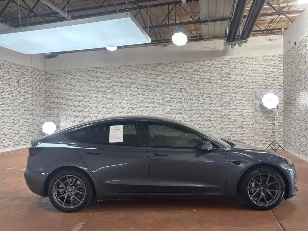 Used 2022 Midnight Silver Metallic Tesla Long Range image 8