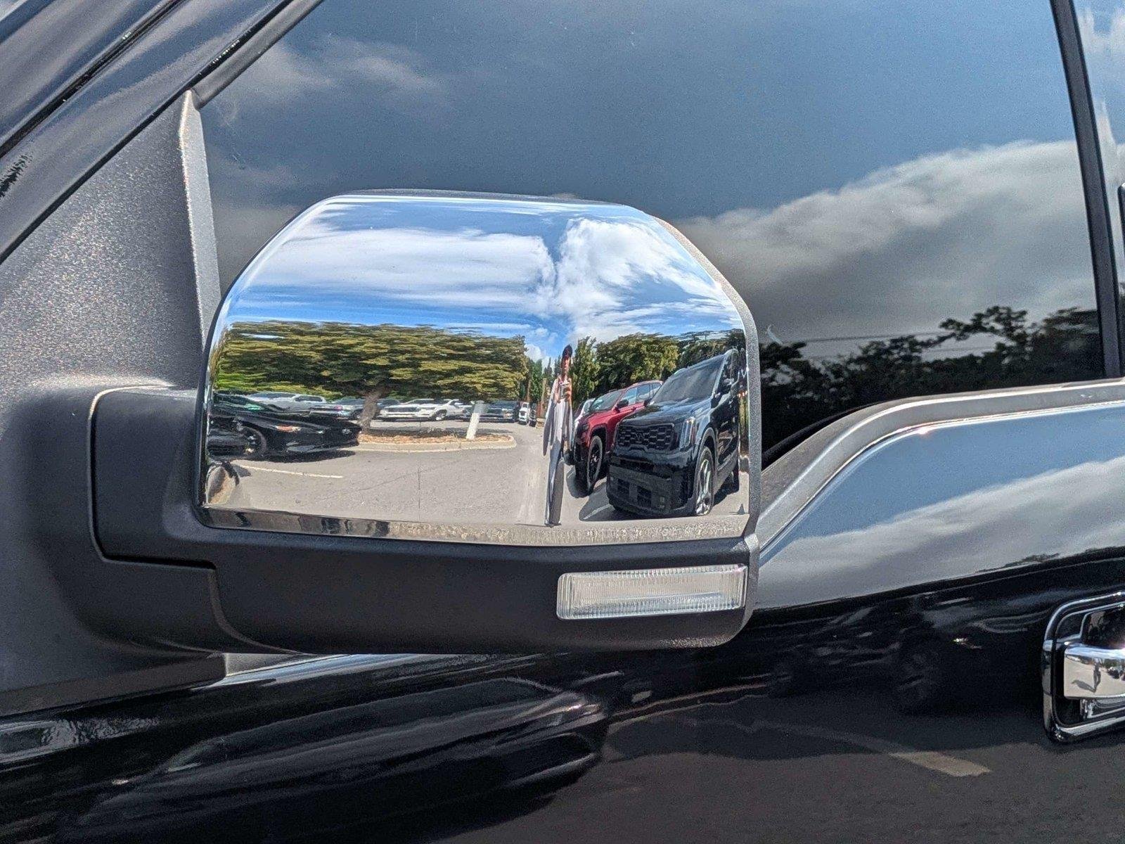 Used 2020 Agate Black Ford Lariat image 13