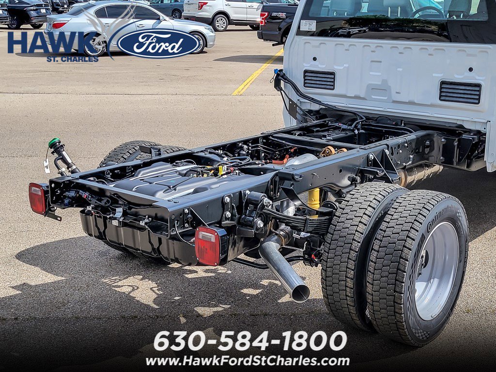 New 2026 Oxford White Ford F-450® XL image 6