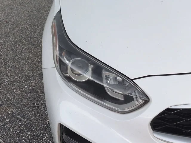 Used 2021 White Kia LXS image 10