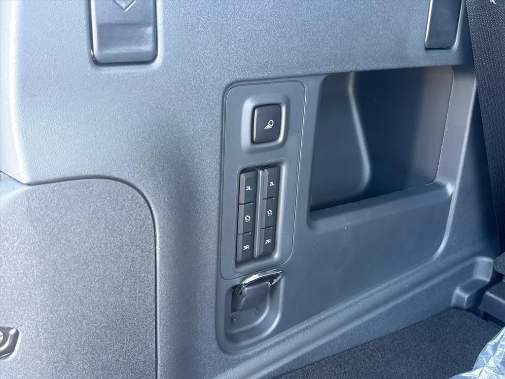 New 2026 Star White Metallic Tri-Coat Ford King Ranch® image 17