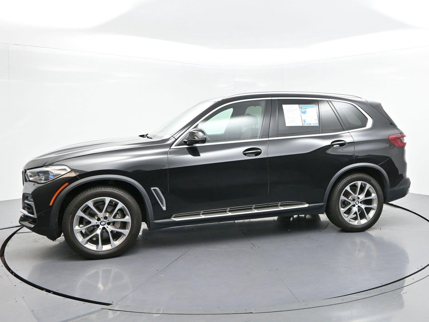 Used 2019 Black Sapphire Metallic BMW xDrive40i image 4