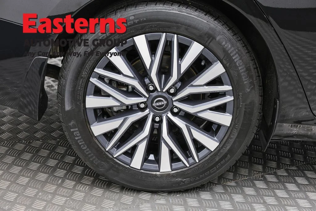 Used 2023 Black Nissan 2.5 SV image 30
