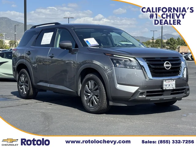 2024 Nissan Pathfinder SV
