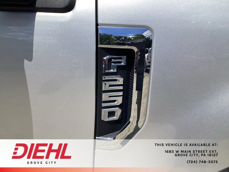Used 2019 White Ford XL image 10