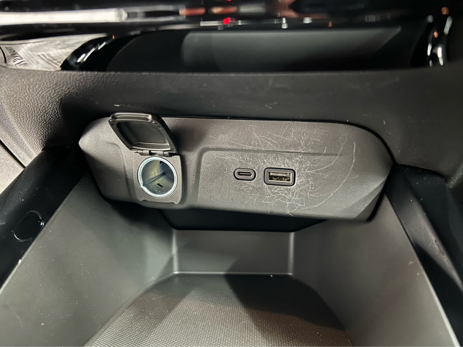 Used 2024 Summit White Chevrolet ACTIV image 22
