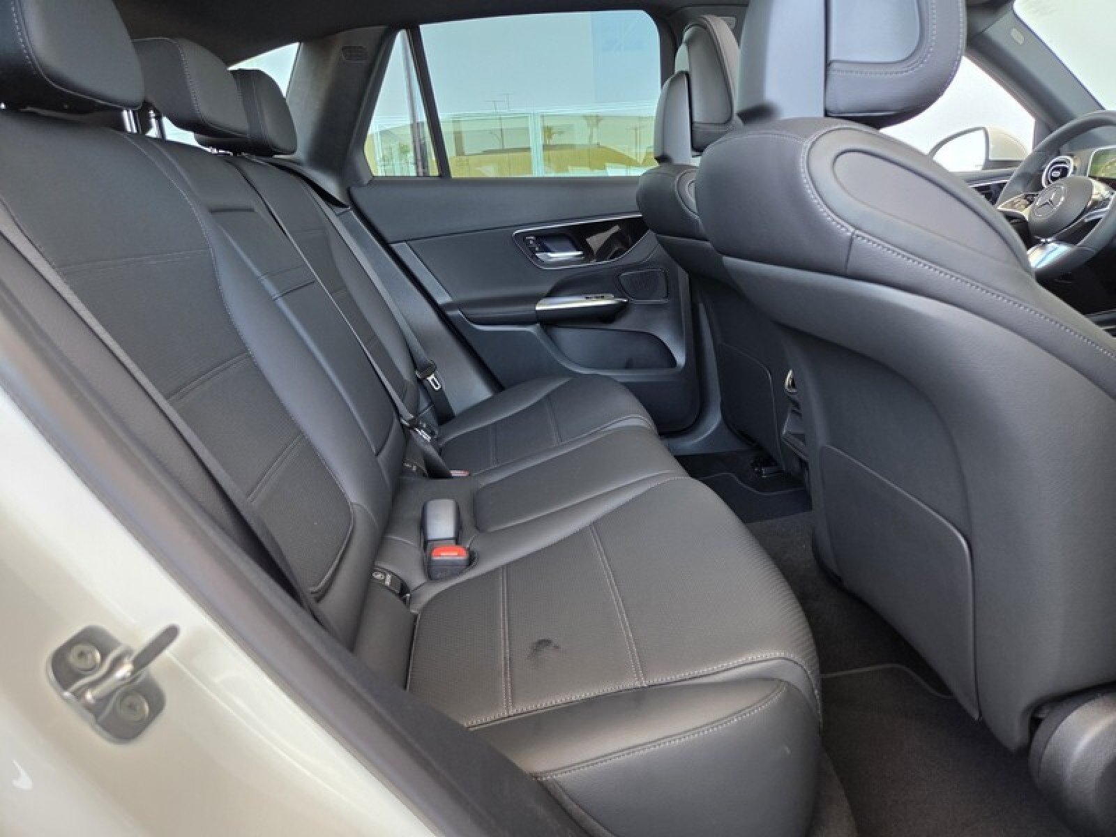 New 2026 Polar White Mercedes-Benz GLC 300 SUV image 16