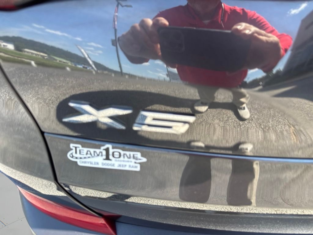 Used 2023 Dark Graphite BMW xDrive40i image 40