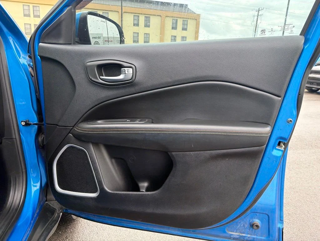 Certified Used 2018 Blue Jeep Latitude image 19