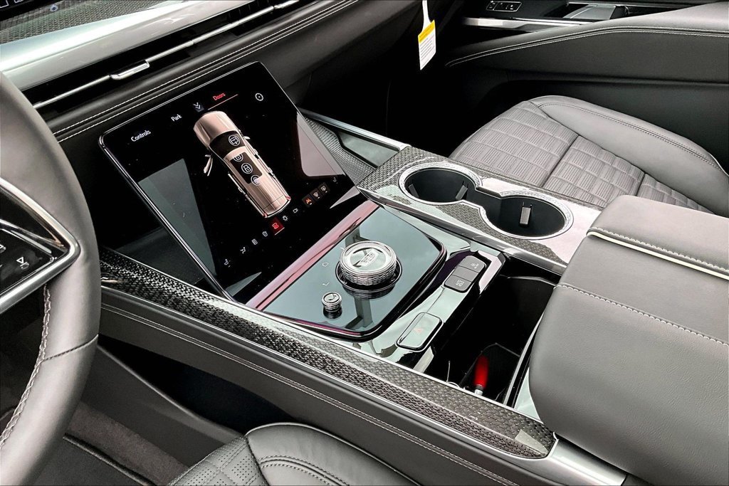 2026 Cadillac Escalade V-Series - Photo 8
