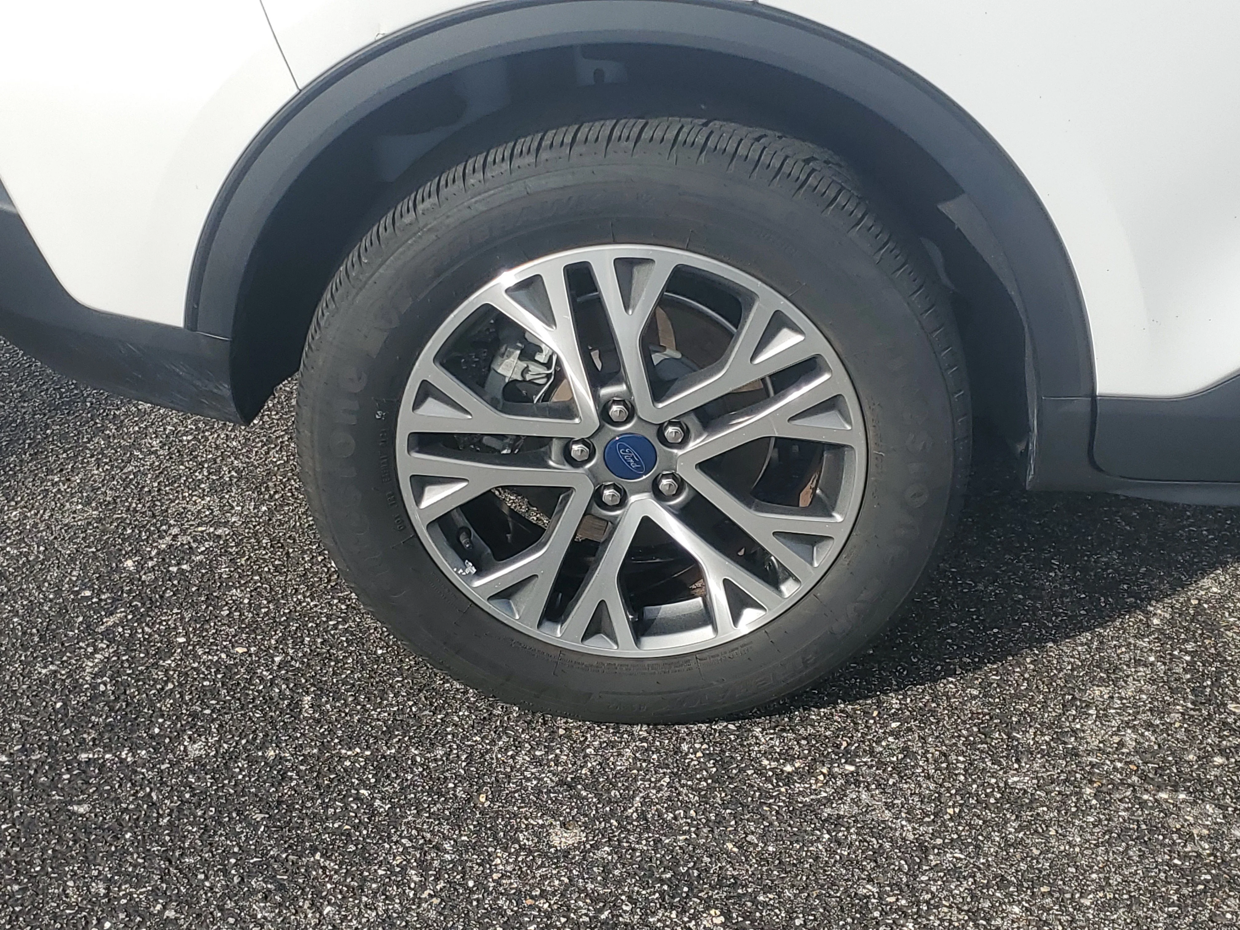 Used 2022 Oxford White Ford SEL image 7