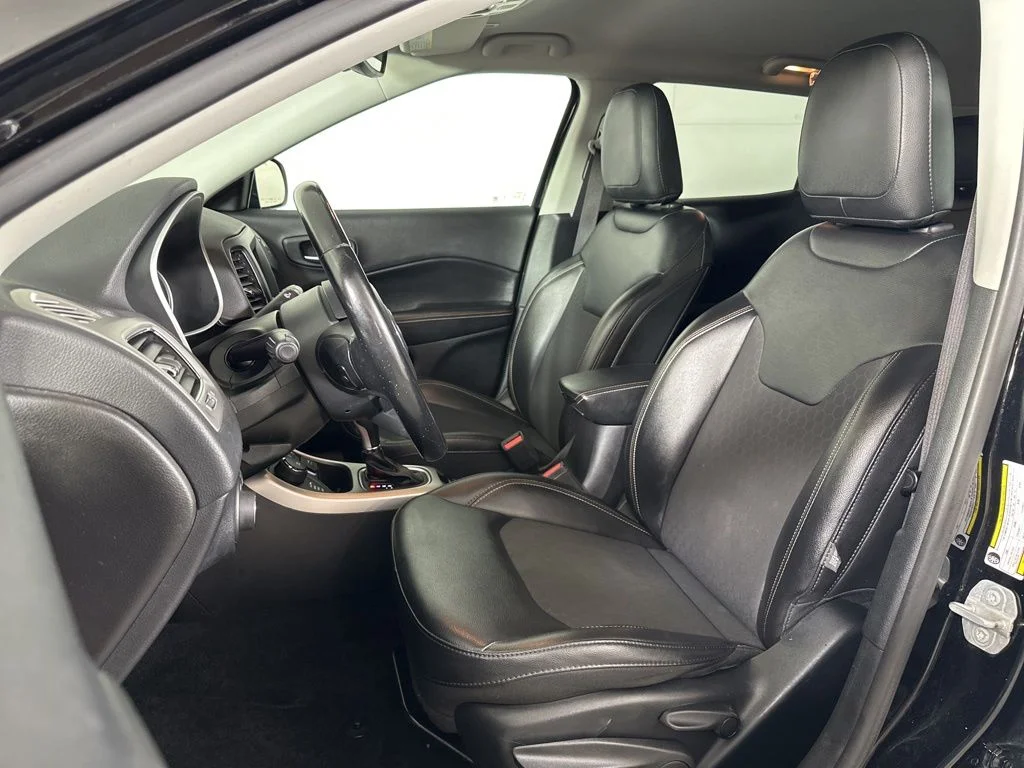 Used 2019 Black Jeep Latitude image 23