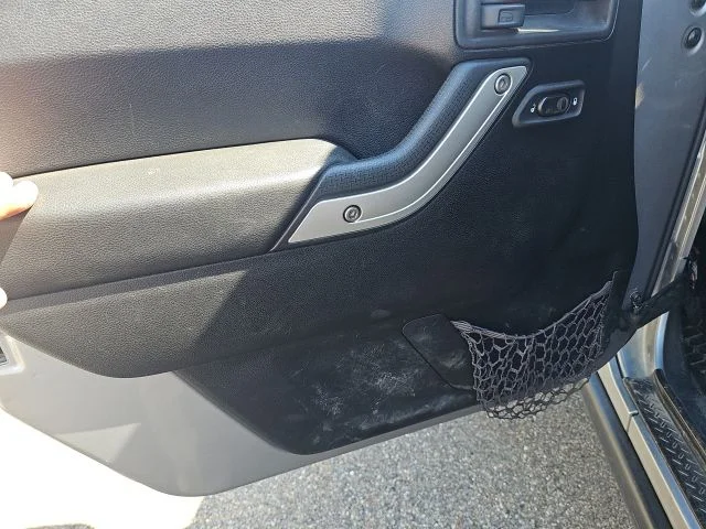 Used 2013 Silver Jeep Unlimited Rubicon image 16